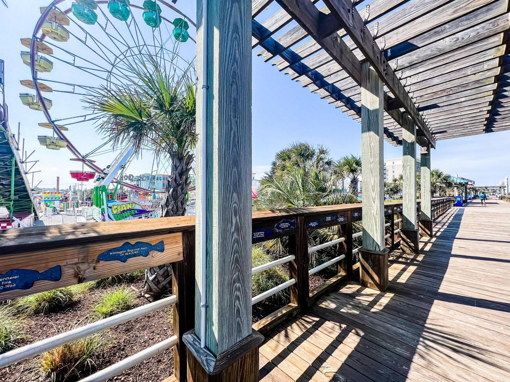 Cozy Beach Condo Sleeps 6 Pool カロライナビーチ エクステリア 写真
