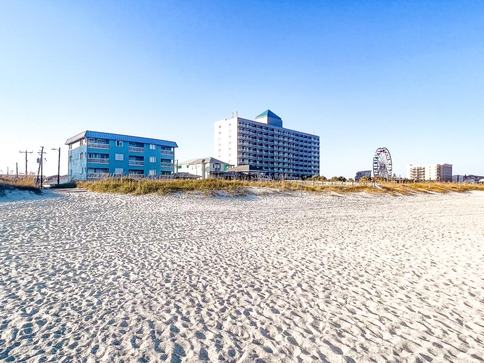 Cozy Beach Condo Sleeps 6 Pool カロライナビーチ エクステリア 写真