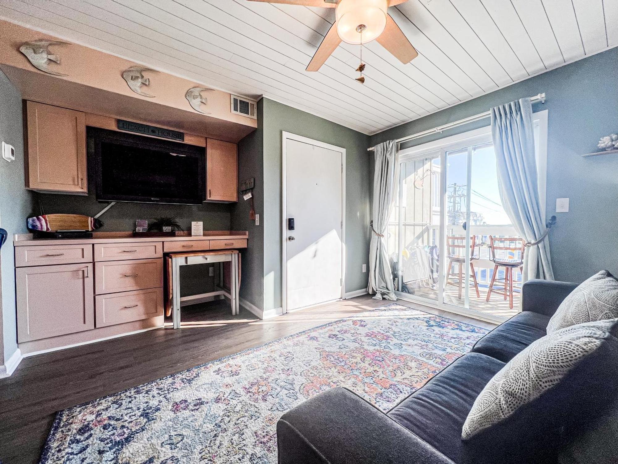Cozy Beach Condo Sleeps 6 Pool カロライナビーチ エクステリア 写真